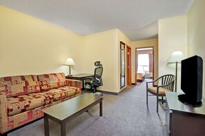 Escriptori, cortines opaques, planxa i posts de planxar i wifi gratuïta 