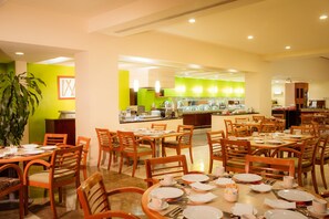Tägliches Frühstücksbuffet (550 MXN pro Person)