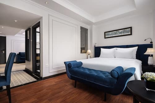 Hochwertige Bettwaren, Minibar, Zimmersafe, Schreibtisch
