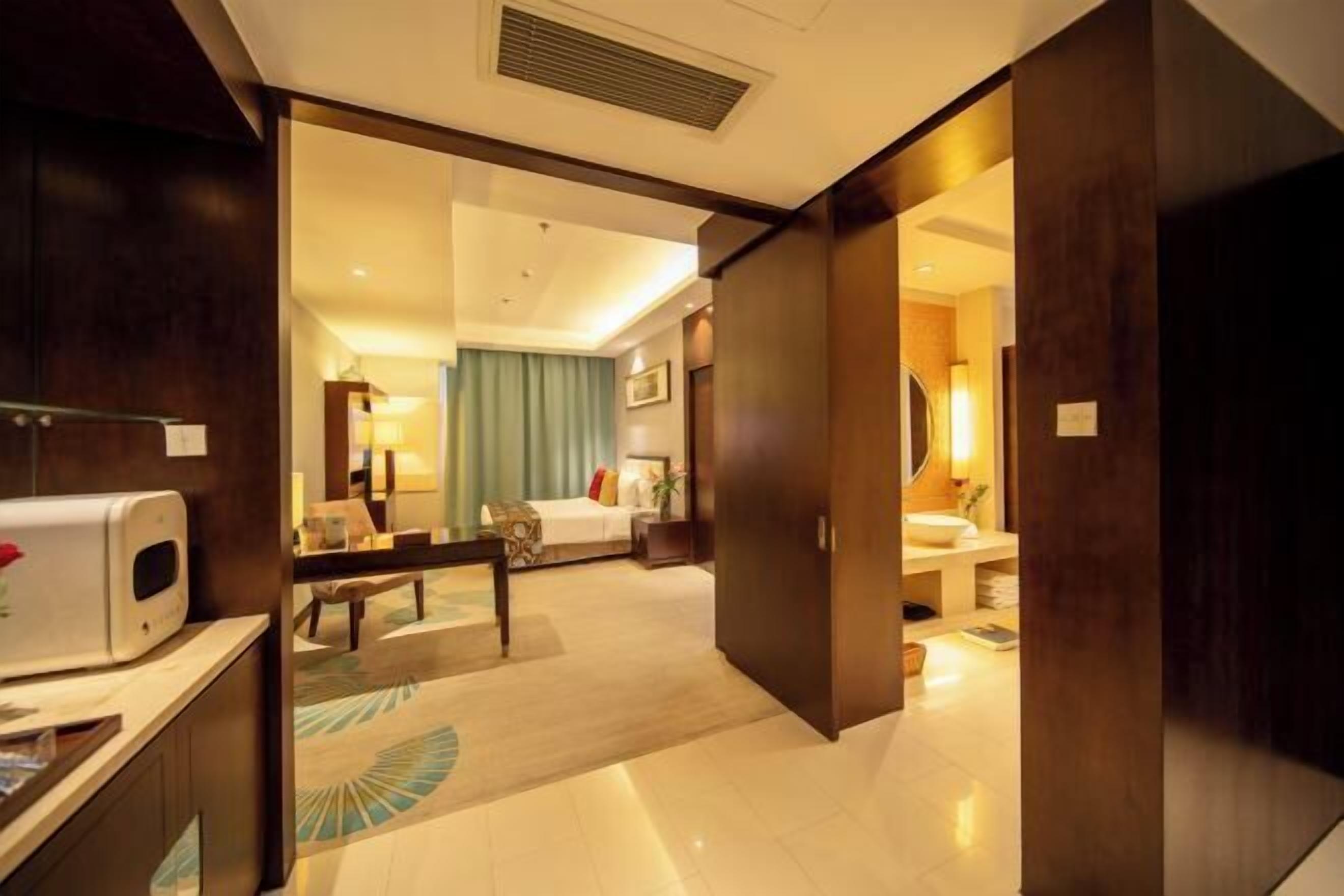 In-room safe, free WiFi