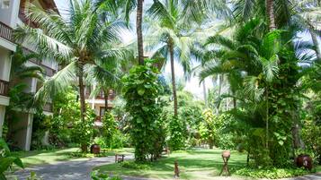 Quarto luxo, sacada, vista para o jardim (Nova) | Vista para o resort