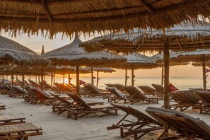 Bungalow, frente al mar | Exterior