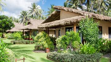 1 bedroom, down duvets, minibar, in-room safe