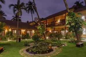 ห้องพรีเมียม, ลานระเบียง, วิวสวน (Sea Breeze Deluxe) | วิวสวน