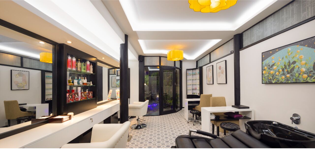 couples treatment room(s), sauna, hot tub, steam room, body treatments