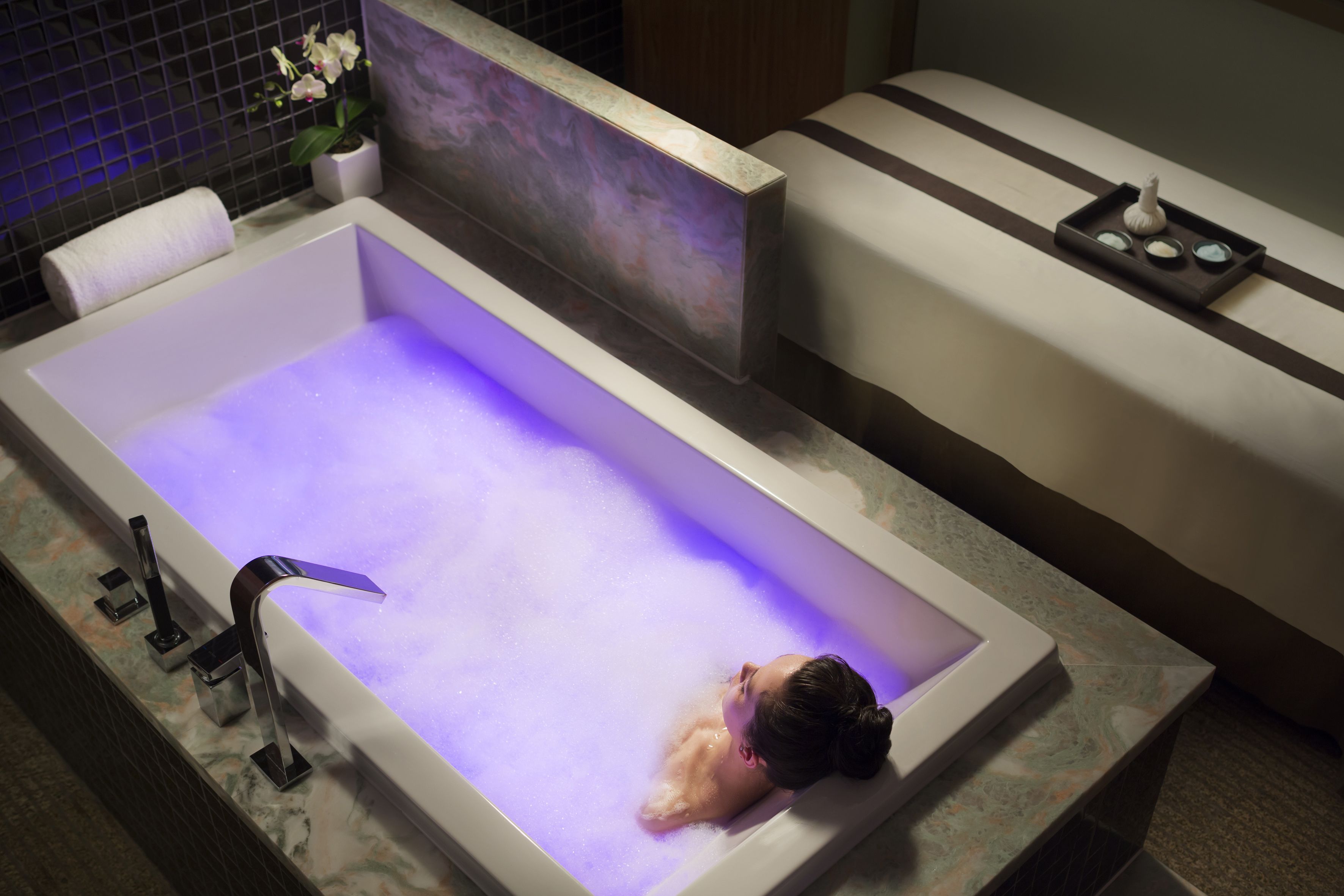 couples treatment room(s), sauna, hot tub, steam room, body treatments