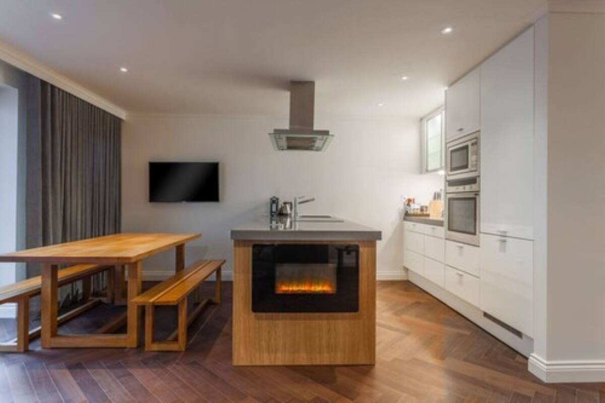 flat-screen tv, dvd player