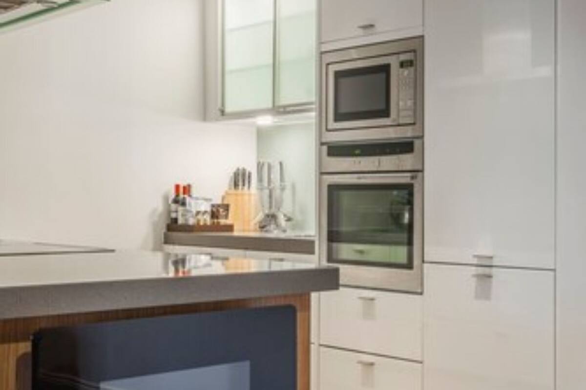 espresso maker, coffee/tea maker, electric kettle