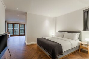 Egyptian cotton sheets, hypo-allergenic bedding, in-room safe - The Roseate Reading (Reading)
