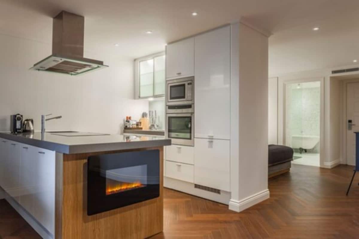 espresso maker, coffee/tea maker, electric kettle