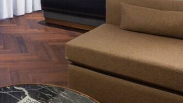 Egyptian cotton sheets, hypo-allergenic bedding, in-room safe