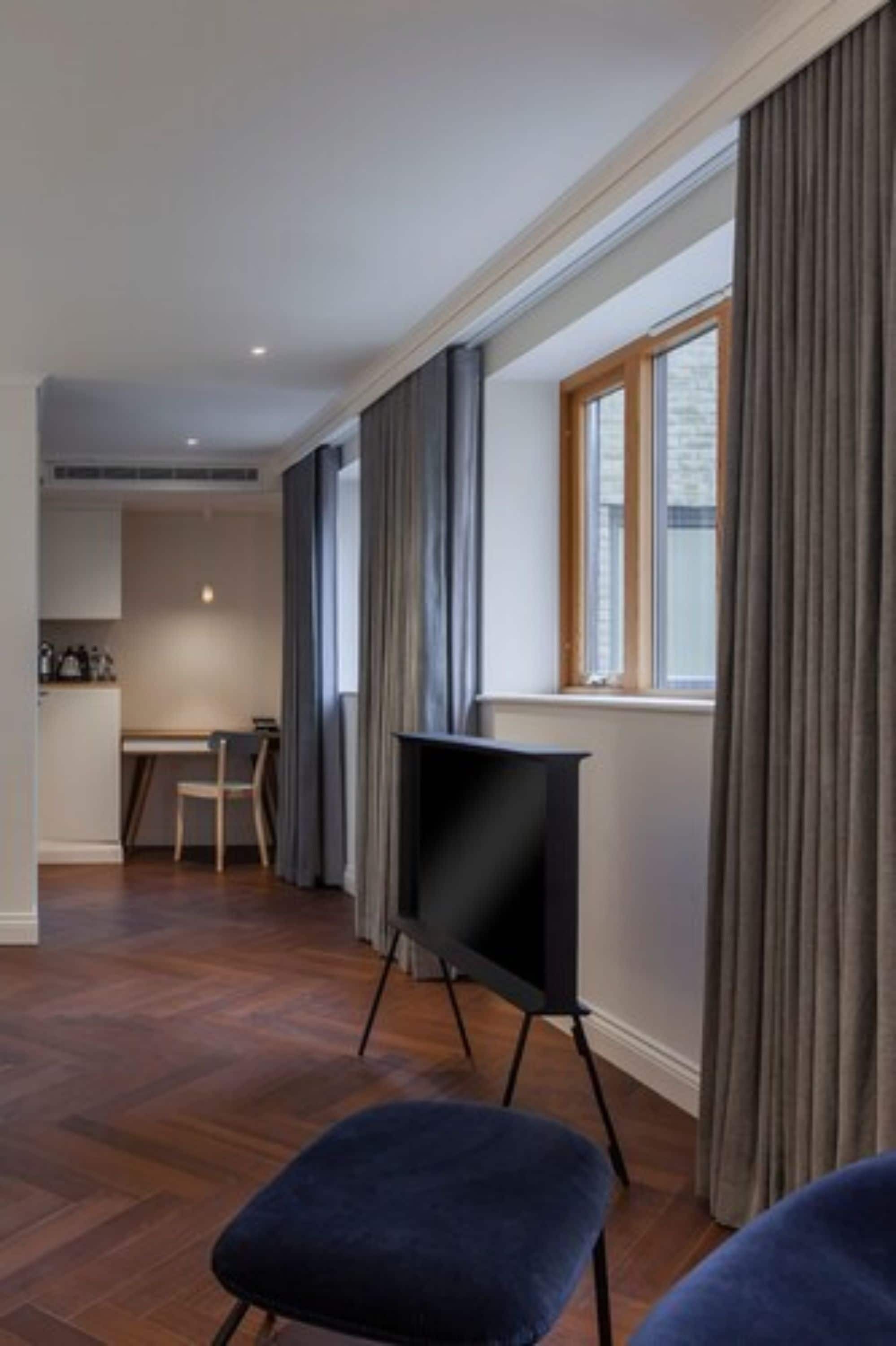 junior suite, 1 king bed (the house) | egyptian cotton sheets, hypo-allergenic bedding, in-room safe