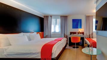 Triple Room | Minibar, in-room safe, desk, soundproofing