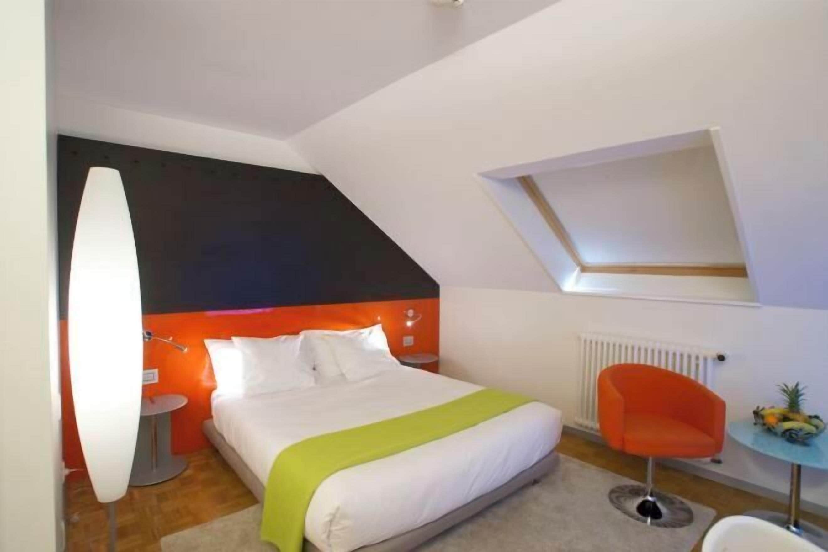 Minibar, in-room safe, desk, soundproofing