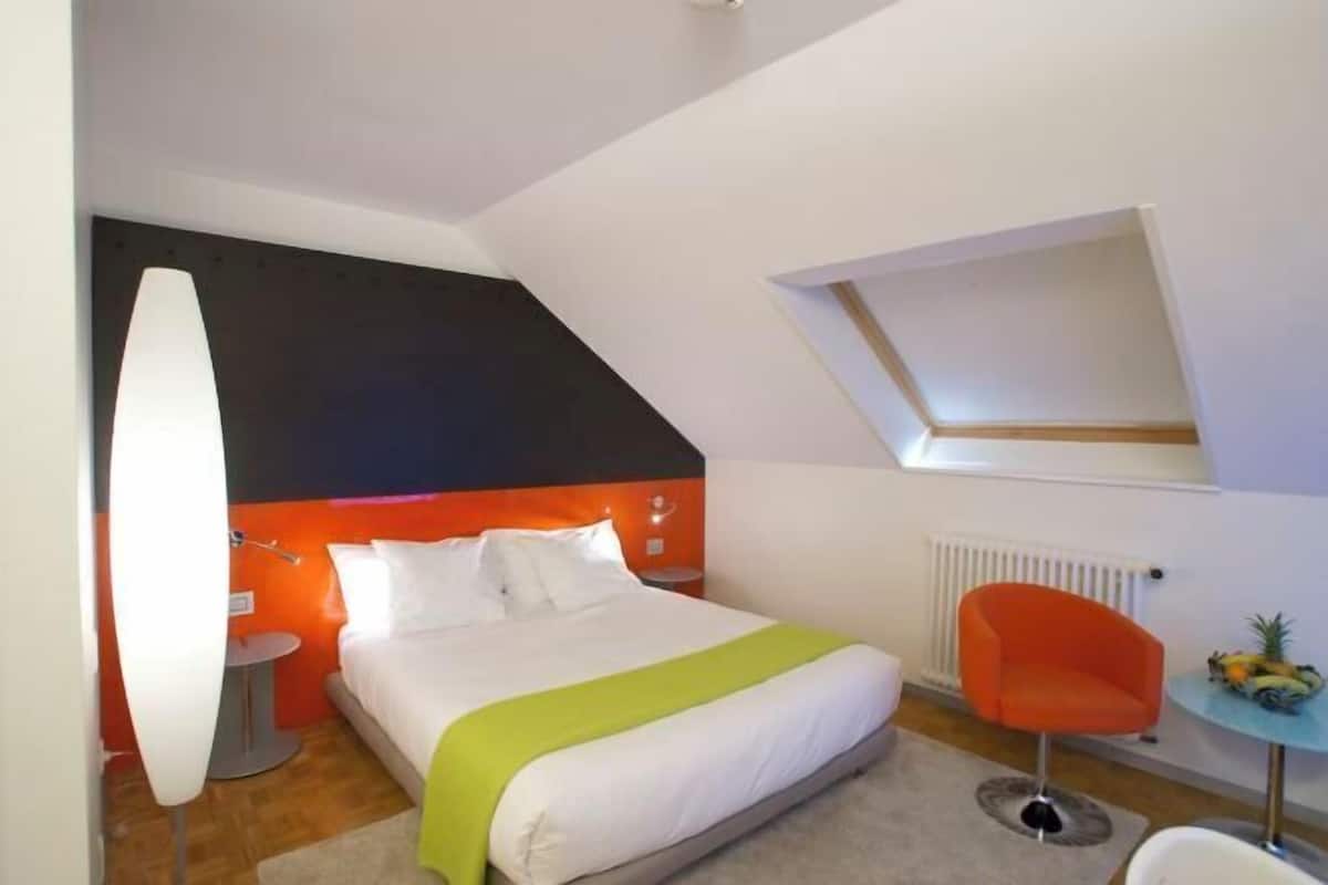 Minibar, in-room safe, desk, soundproofing