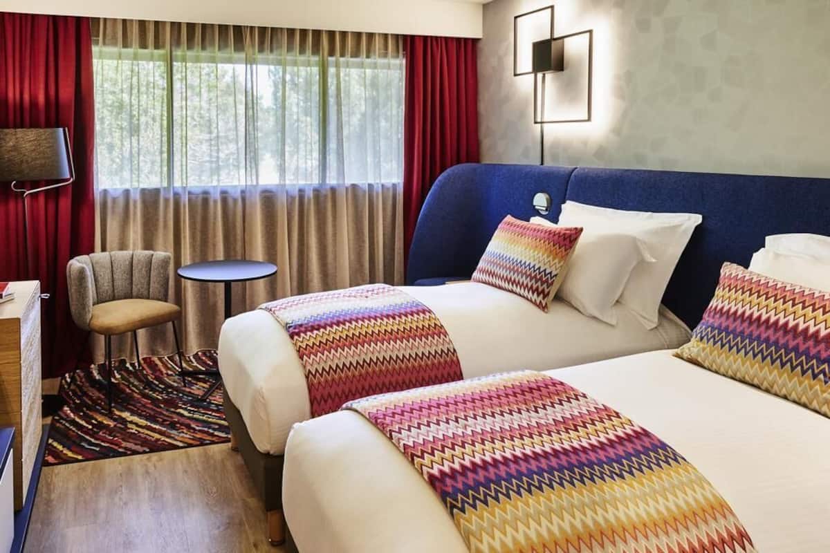 Classic Room, 2 Twin Beds | Premium bedding, pillowtop beds, minibar, in-room safe