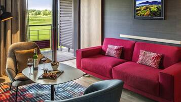 Suite, 1 King Bed, Terrace, Golf View | Premium bedding, pillowtop beds, minibar, in-room safe