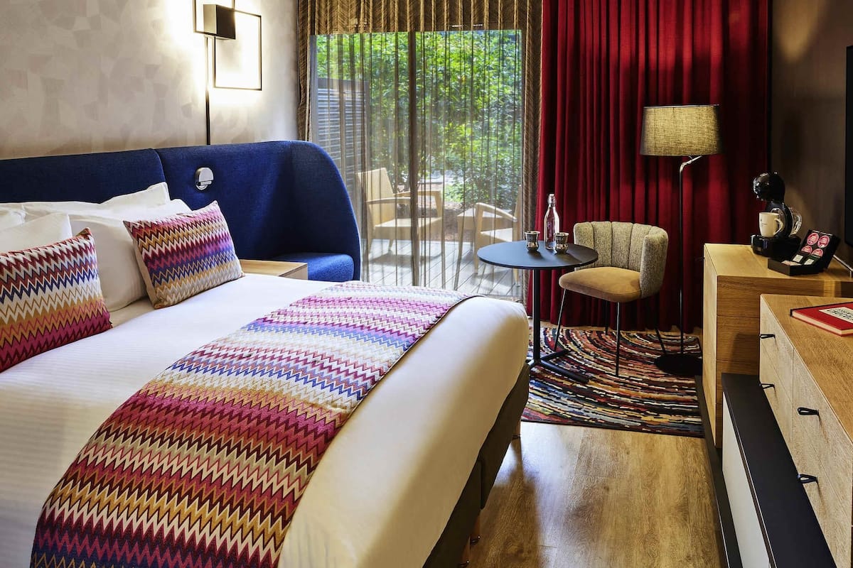 Premium bedding, pillow-top beds, minibar, in-room safe