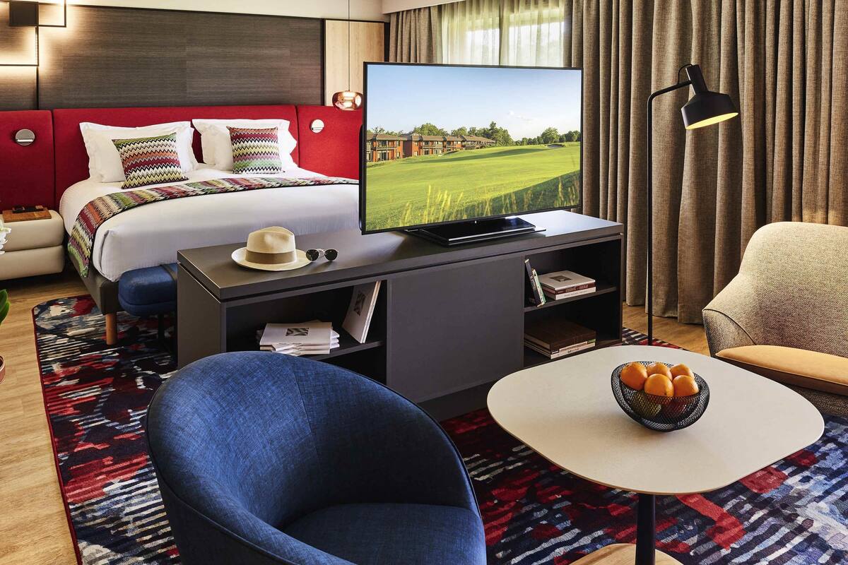 suite, 1 king bed, terrace, golf view | premium bedding, pillow-top beds, minibar, in-room safe