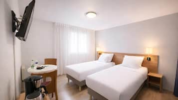 Premium-sengetøj, skrivebord, lydisolering, strygejern/strygebræt