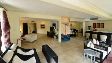 Suite Présidentielle, 1 chambre | Literie de qualité supérieure, minibar, coffres-forts dans les chambres