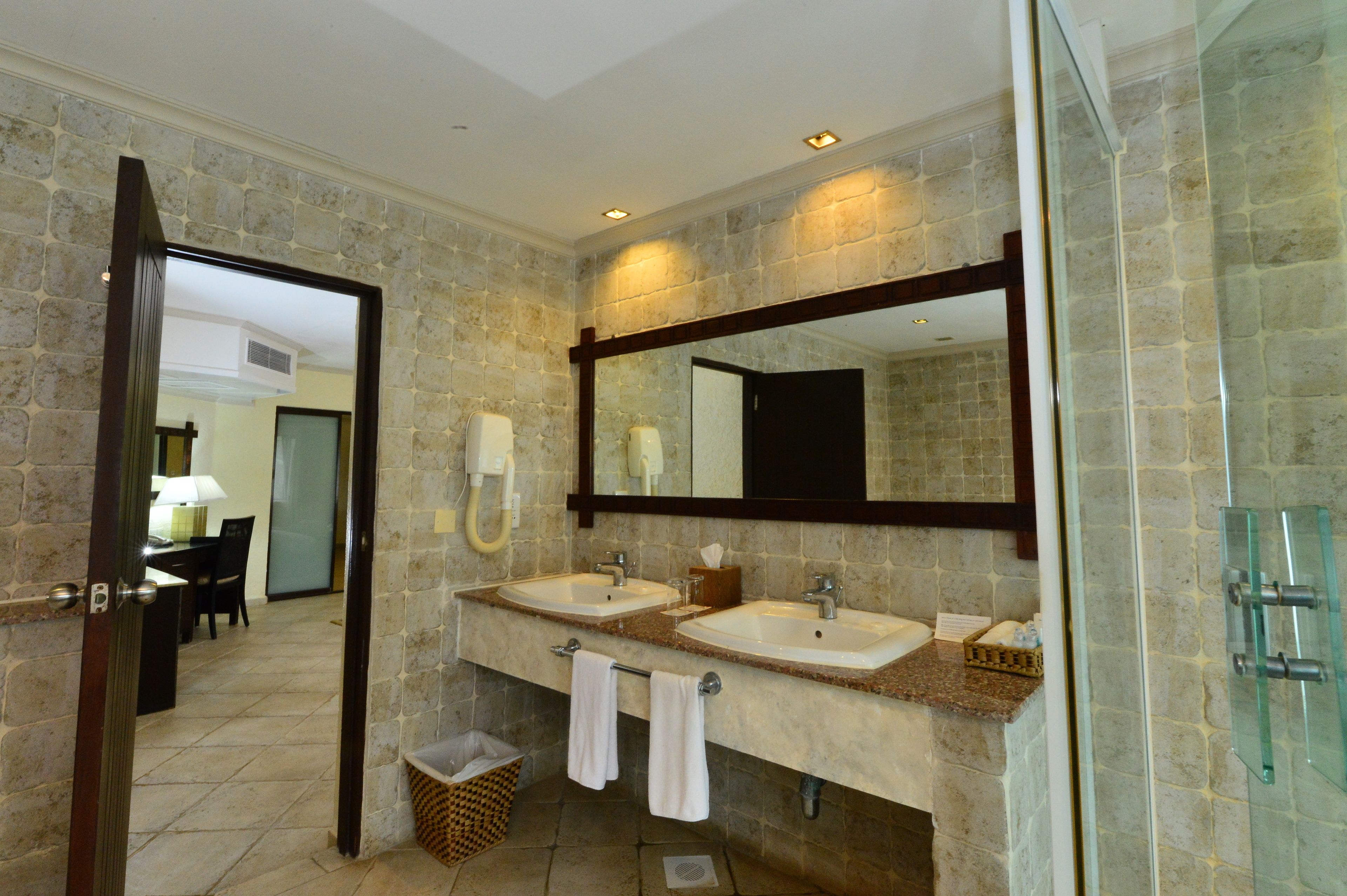 Diani Reef Beach Resort & Spa