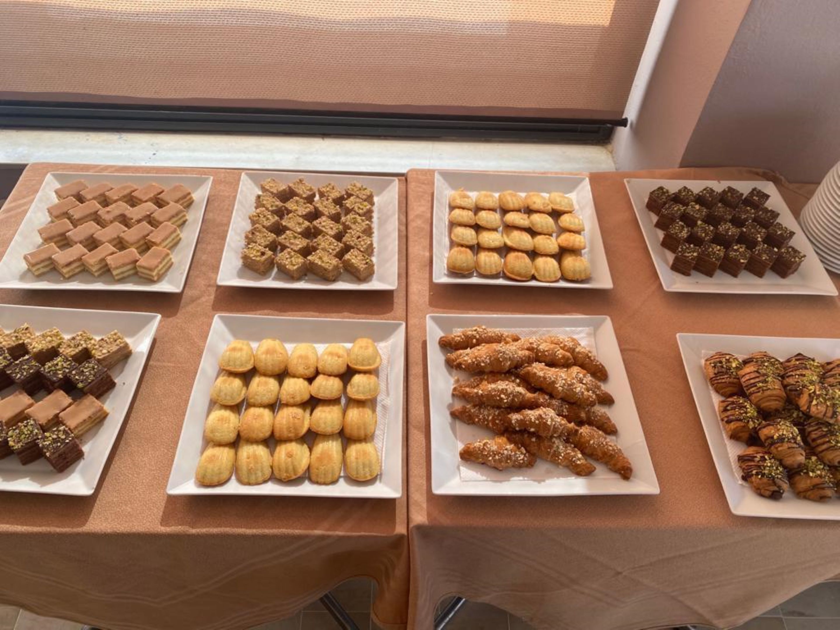 free buffet breakfast