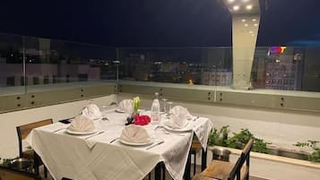 2 ristoranti, cucina internazionale