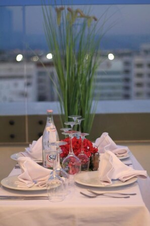 2 restaurants, international cuisine - Hotel Le Pacha (Tunis)