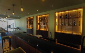 Bar (trong khuôn viên)