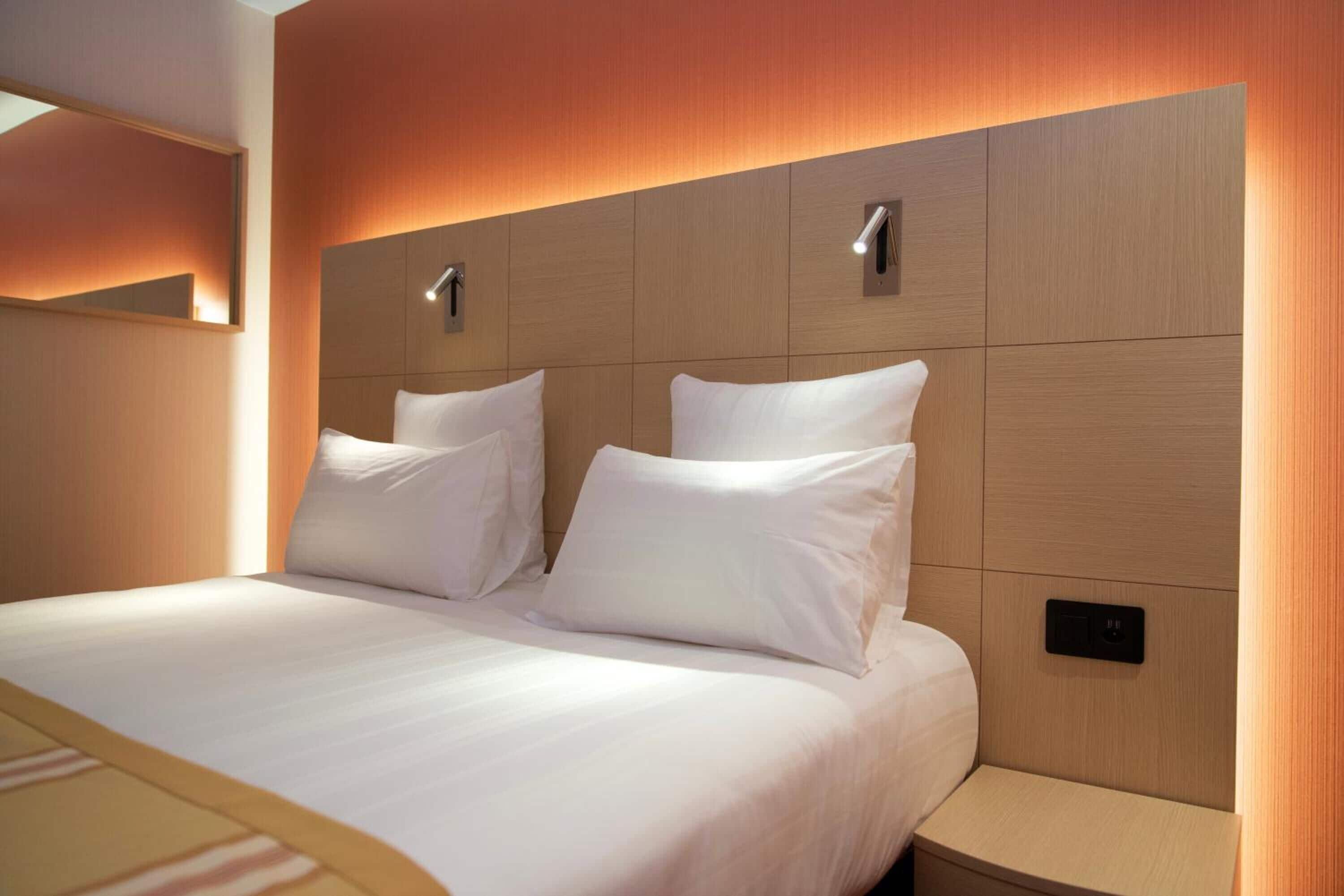 premium bedding, free minibar, in-room safe, desk