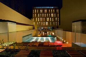 Indoor pool, outdoor pool - Be Trimos Hotel (Buenos Aires)