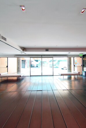 Interior entrance - Be Trimos Hotel (Buenos Aires)