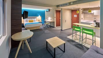 Bàn, khu vực làm việc phù hợp cho laptop, bàn ủi/dụng cụ ủi quần áo