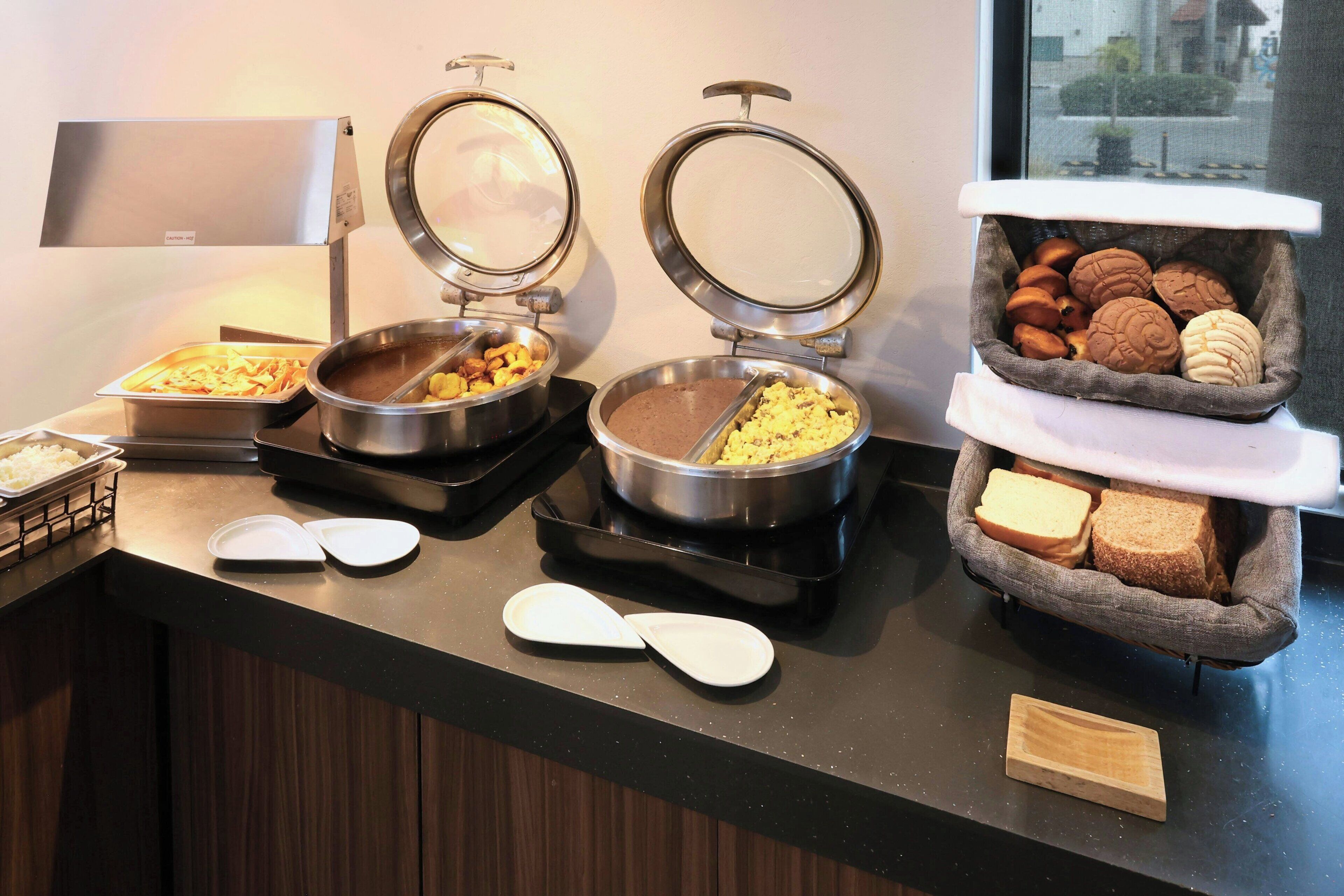 Desayuno continental gratuito y diario