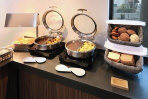 Desayuno continental incluido todos los días