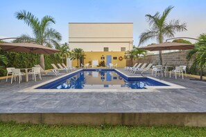 Outdoor pool - City Express by Marriott Tampico (Tampico)