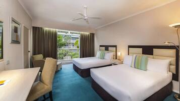 スタンダード ルーム ダブルベッド 2 台 (Huka) | セーフティボックス (室内)、アイロン / アイロン台、ベビーベッド (無料)、可動式ベッド