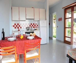 Oven, stovetop, espresso maker, coffee/tea maker - Residence Trivento (Centola)