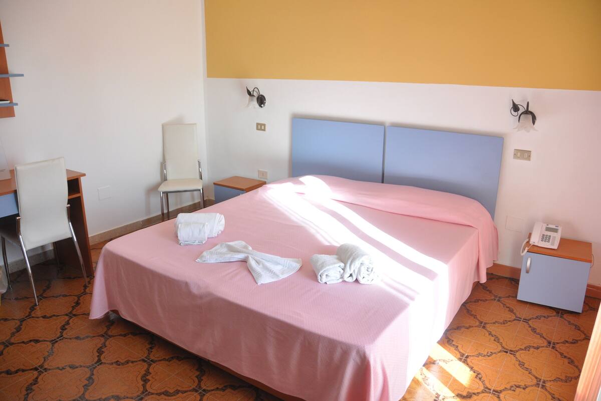 Standard Double or Twin Room | Minibar, in-room safe, desk, iron/ironing board