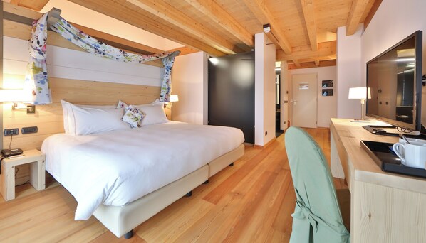 Premium bedding, down comforters, memory foam beds, minibar - Hotel Alla Posta (Saint-Vincent)