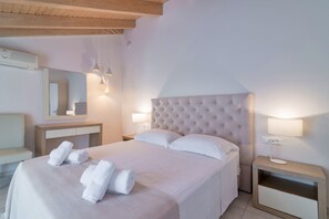 Loft | In-room safe, iron/ironing board, rollaway beds, free WiFi - Edelweiss Hotel (Zakynthos)