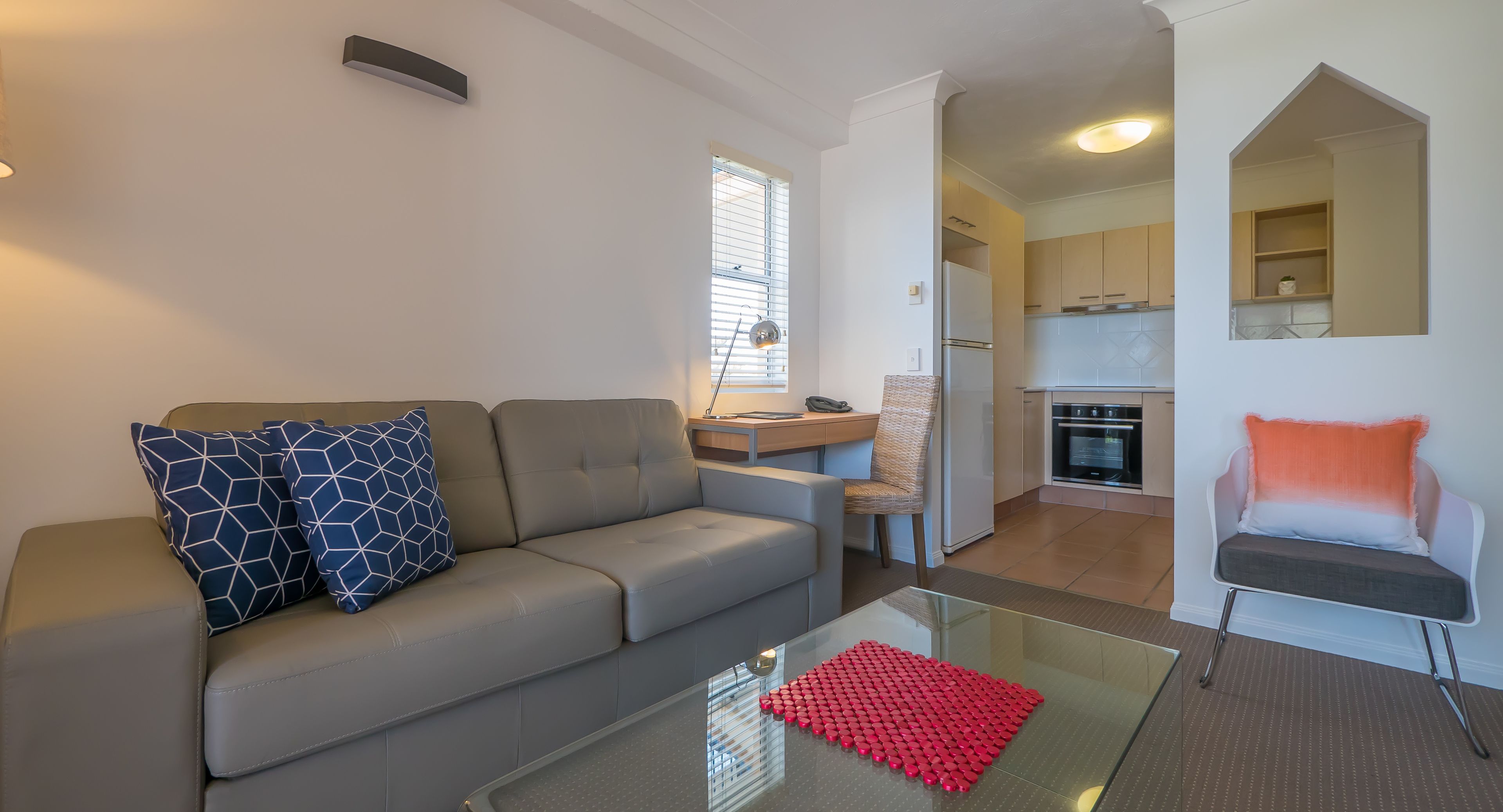 San Mateo on Broadbeach — image 9