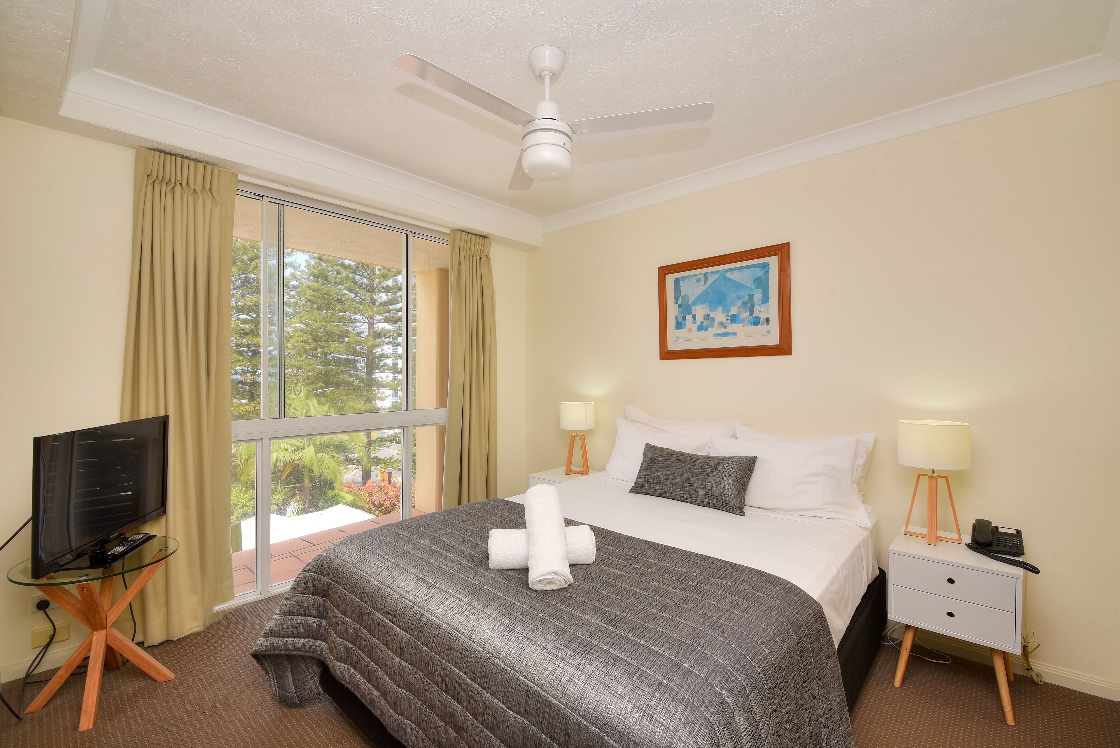 San Mateo on Broadbeach — image 18