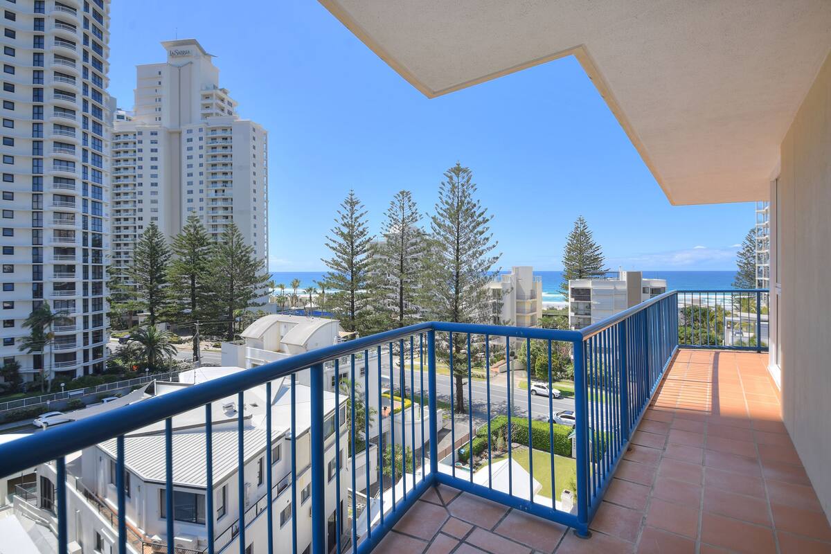Sub-Penthouse Apartment | Balcony view