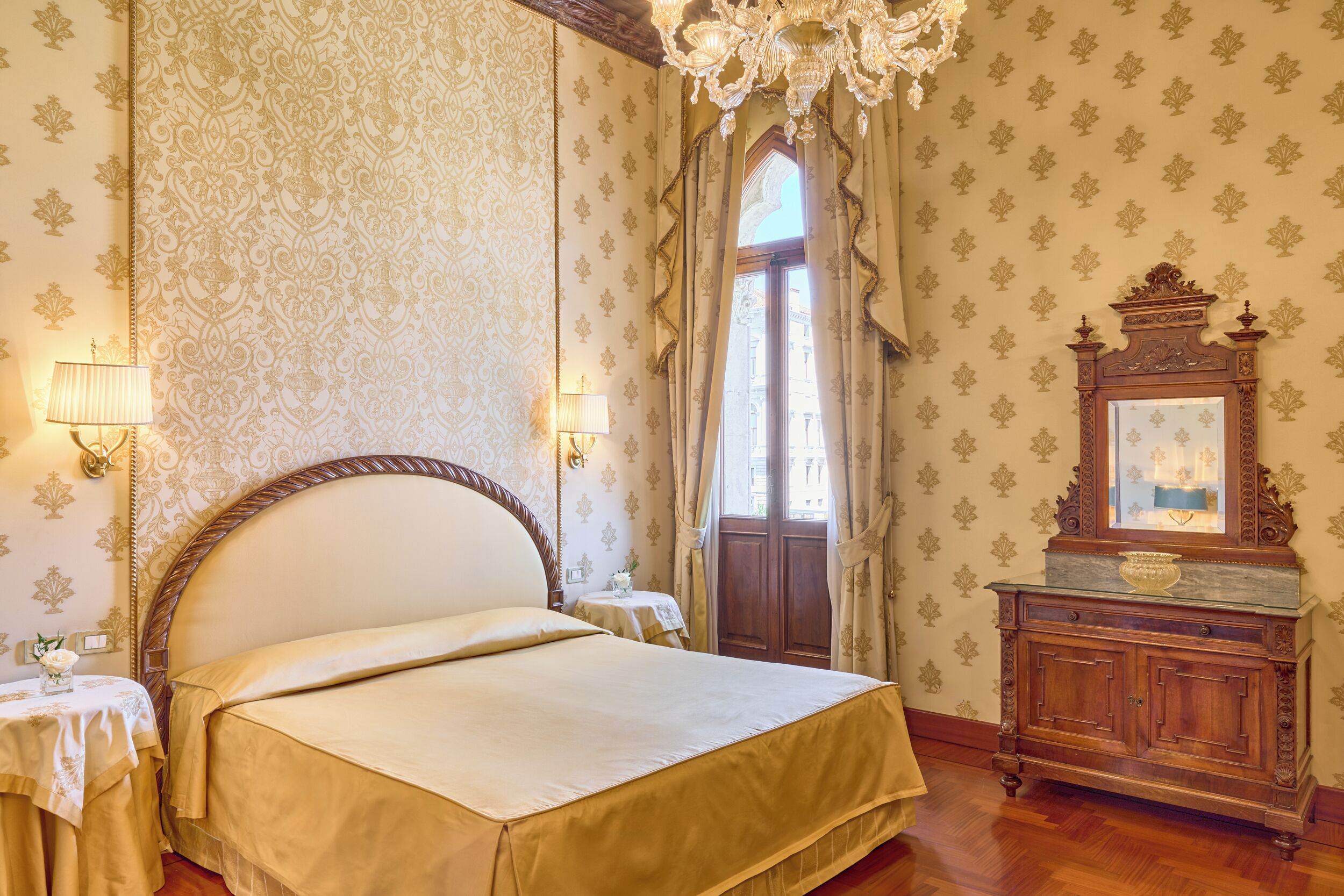 Hypo-allergenic bedding, minibar, in-room safe, individually decorated