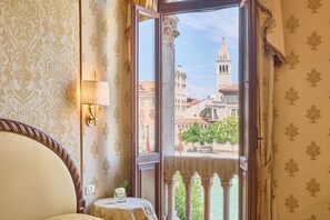 Deluxe Double or Twin Room (Grand Canal View)
