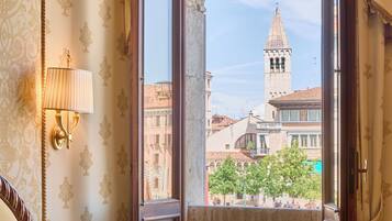 Deluxe Double or Twin Room (Grand Canal View) | Hypo-allergenic bedding, minibar, in-room safe, individually decorated
