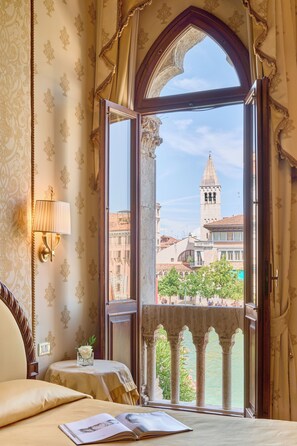 Deluxe-Doppel- oder -Zweibettzimmer (Grand Canal View)