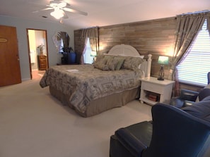 Værelse - privat badeværelse (Palms Guest Room) | Individuelt design, individuel indretning, strygejern/strygebræt